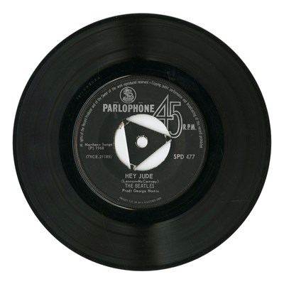Lot 190 - The Beatles Hey Jude Revolution Tri Centre Parlophone Single (Rhodesia)